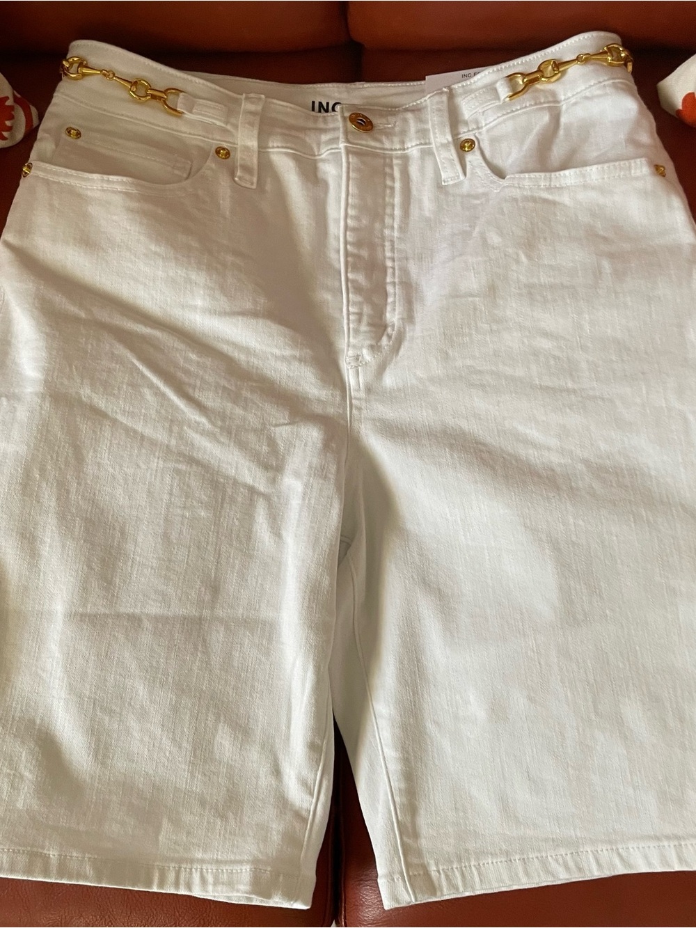 INC Essentials White Bermuda Shorts with Gold Chain Detail size 8/29 on tag